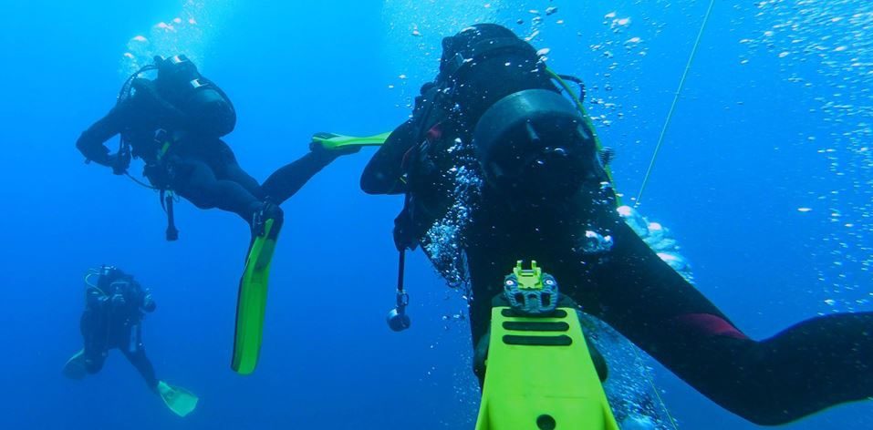 Subacquei in immersione